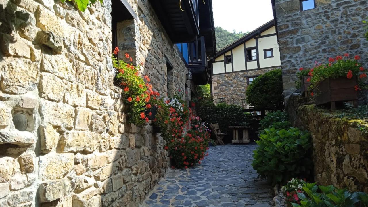Camaleño Apartamentos Samelar מראה חיצוני תמונה
